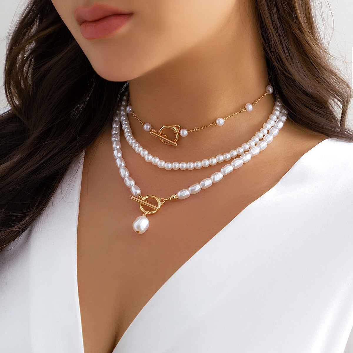 Retro Style Personality Pearl OT Buckle Necklace